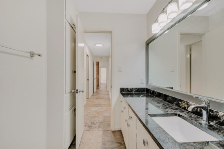 Unique Contemporary Nueces River Front Home - image 18