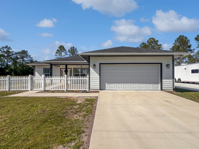 Country Home on Corner Property For Sale in Lake Butler, FL! - image 1