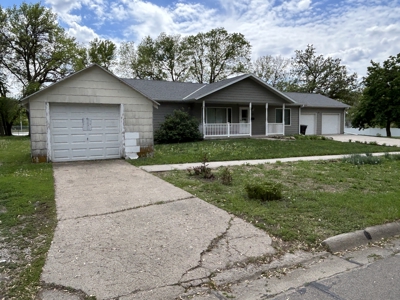 Nebraska Town Home For Sale in Crete NE - image 2