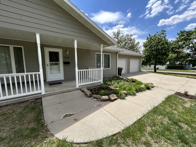 Nebraska Town Home For Sale in Crete NE - image 12