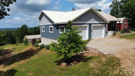 Lakefront Property Country Homes With Acreage For Sale - image 42