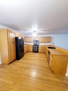 Lakefront Property Country Homes With Acreage For Sale - image 38