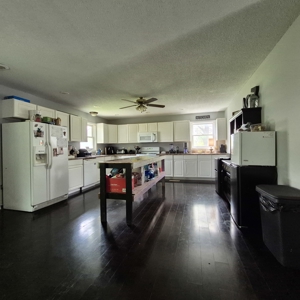 Home for Sale in Fayette, MO, 5 Bed / 4 Bath, 2 Blocks from CMU - image 11