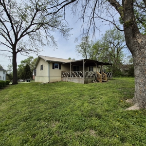 Home for Sale in Fayette, MO, 5 Bed / 4 Bath, 2 Blocks from CMU - image 5