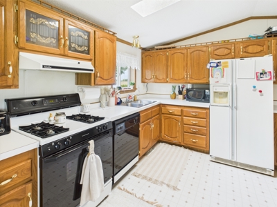 Dual Living in the Country: Two Homes, One Beautiful Property - image 36