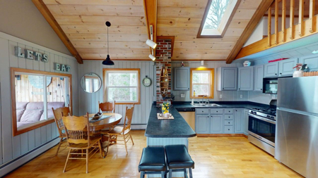 Lincoln Maine Lakeside Retreat - image 16