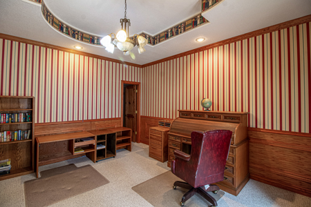 Secluded Log Home in Pines on 35 Private Acres - image 14