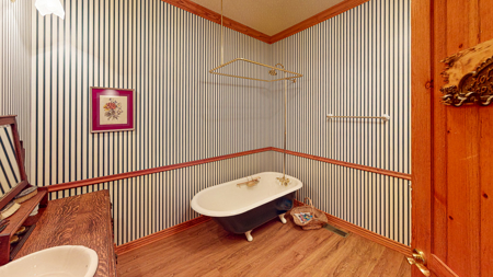 Secluded Log Home in Pines on 35 Private Acres - image 5