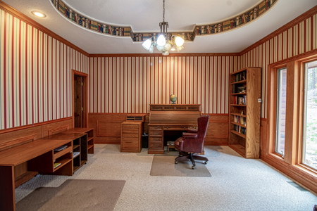 Secluded Log Home in Pines on 35 Private Acres - image 13