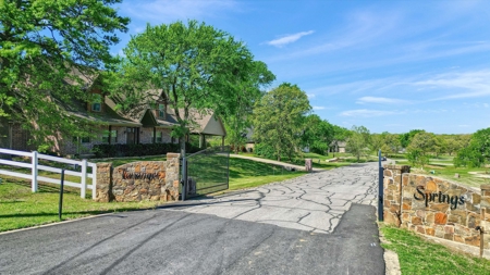 Large Country Home for Sale in Grayson County, Texas - image 33