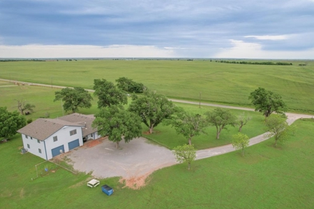 Country Home For Sale Near Cordell, Oklahoma - image 1