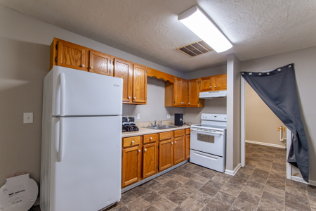 6-Unit Apartment Complex for Sale in Martin, TN - image 31