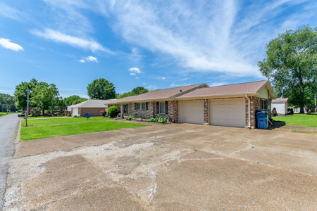 Well-Maintained Home for Sale in Dyer, TN - image 3
