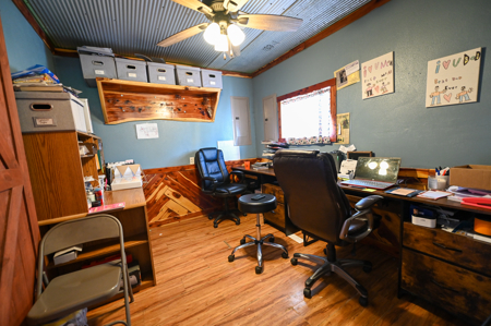 Home on land For Sale Cedar County Mo - image 38