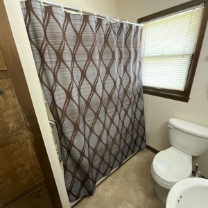Charming 3-Bedroom Raised Ranch on a Corner Lot in Shenandoah! - image 31