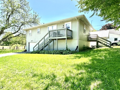 Charming 3-Bedroom Raised Ranch on a Corner Lot in Shenandoah! - image 1