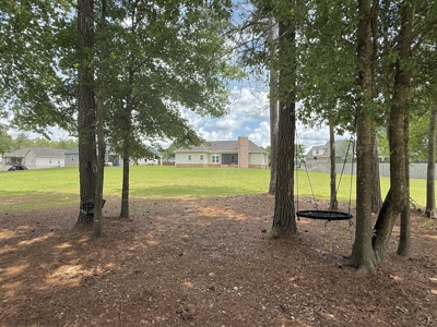 Custom Built Home on 1 acre lot Dothan Alabama - image 32
