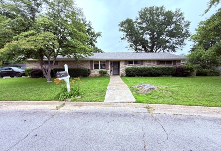 Winnsboro - Wood County Texas - Beautifully Updated Brick in Town - image 1