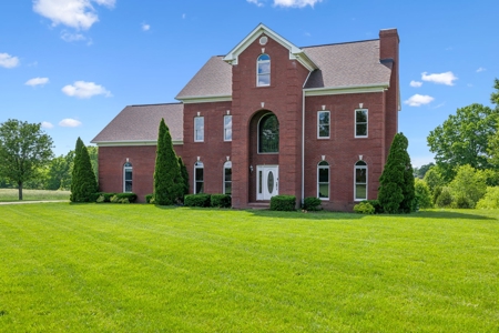 Country Home for Sale in Lewis County, Tennessee - image 2