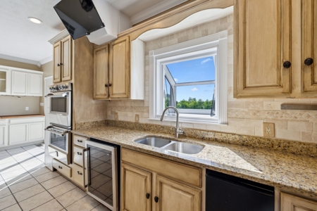 Country Home for Sale in Lewis County, Tennessee - image 12