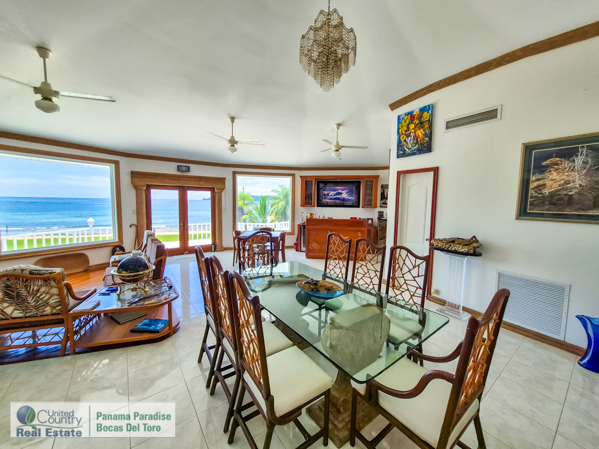 Paunch Beach Waterfront Estate, Dual Homes + Rentals — Isla Colón - 18