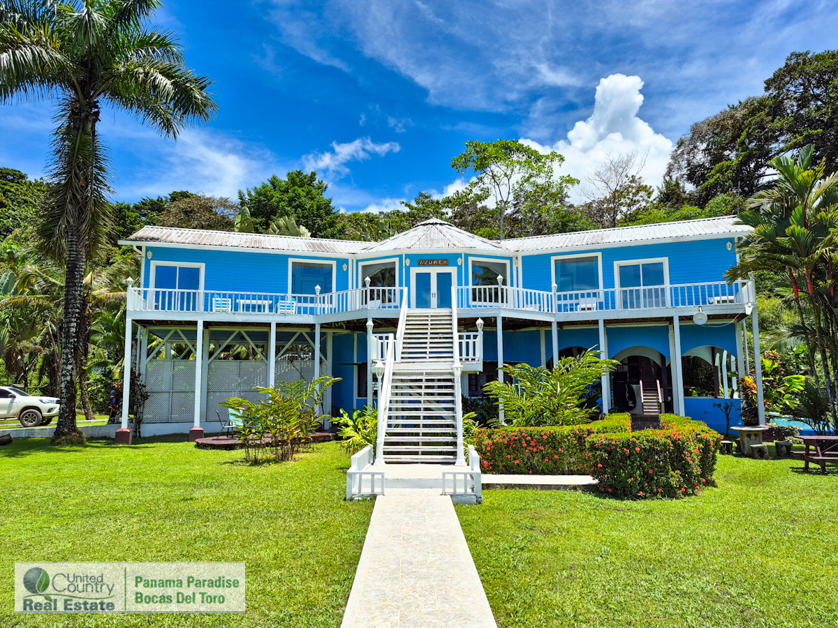 Paunch Beach Waterfront Estate, Dual Homes + Rentals — Isla Colón - 8