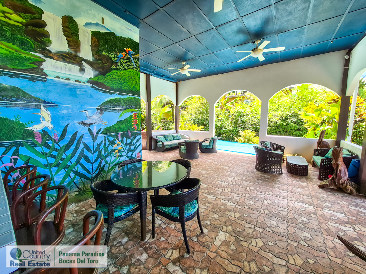 Paunch Beach Waterfront Estate, Dual Homes + Rentals — Isla Colón - 44