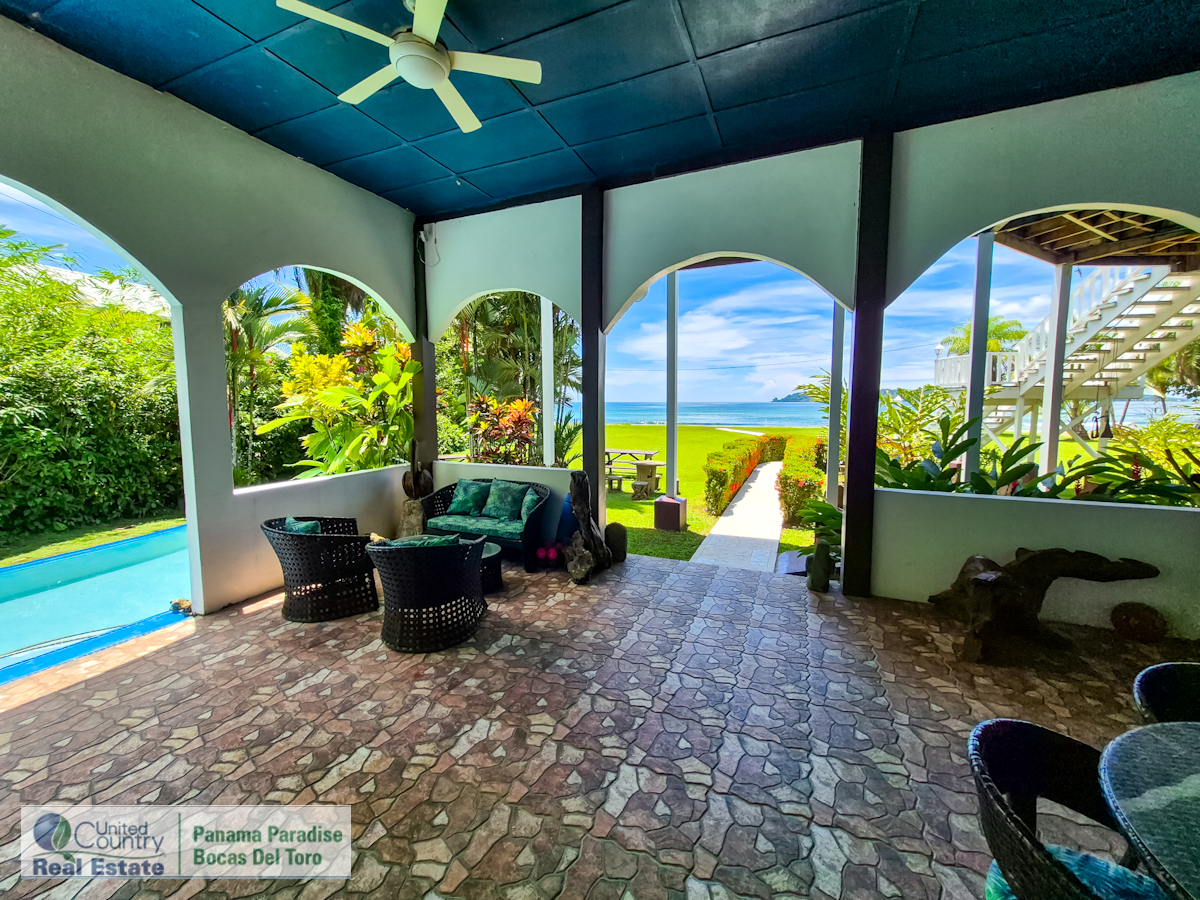 Paunch Beach Waterfront Estate, Dual Homes + Rentals — Isla Colón - 45