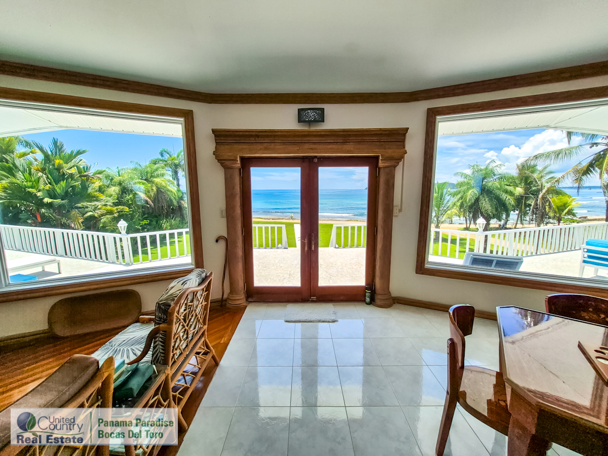 Paunch Beach Waterfront Estate, Dual Homes + Rentals — Isla Colón - 20