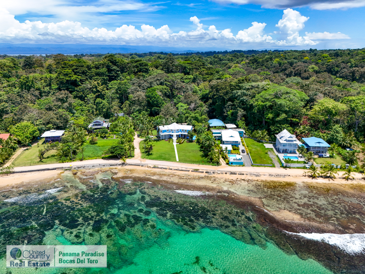 Paunch Beach Waterfront Estate, Dual Homes + Rentals — Isla Colón - 2