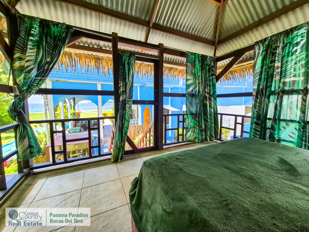 Paunch Beach Waterfront Estate, Dual Homes + Rentals — Isla Colón - 48