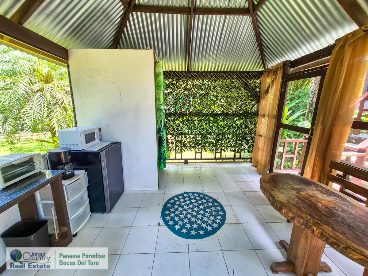 Paunch Beach Waterfront Estate, Dual Homes + Rentals — Isla Colón - 46