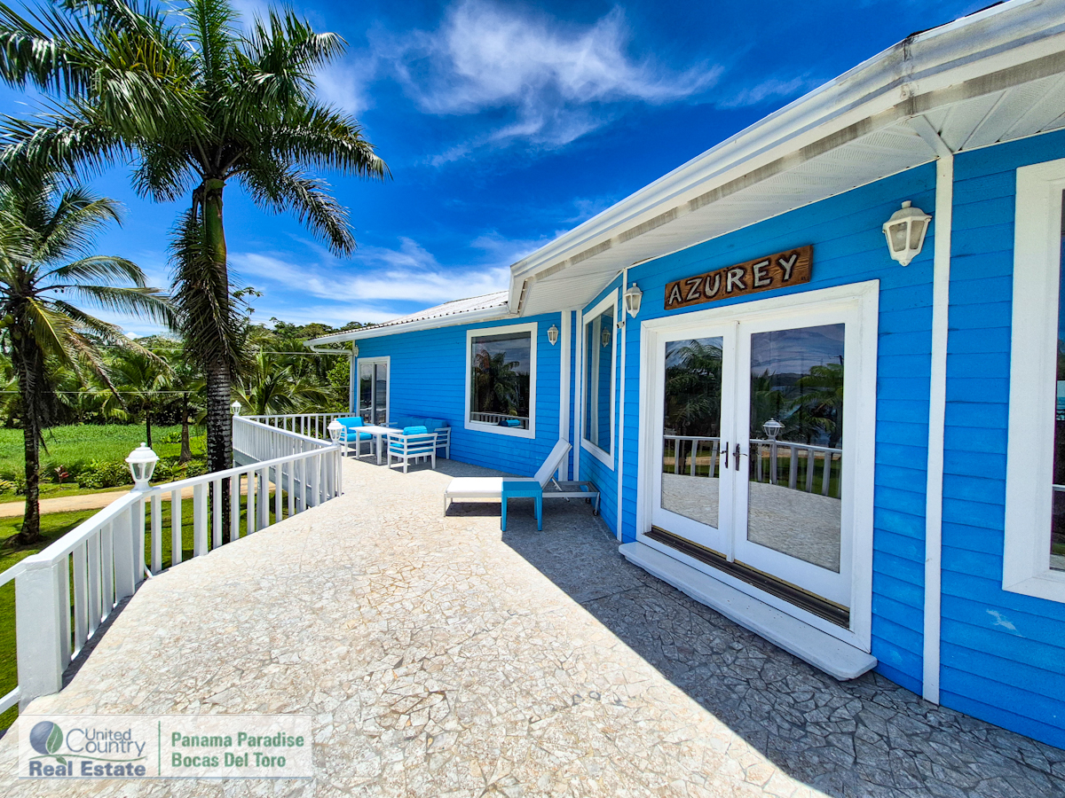 Paunch Beach Waterfront Estate, Dual Homes + Rentals — Isla Colón - 21