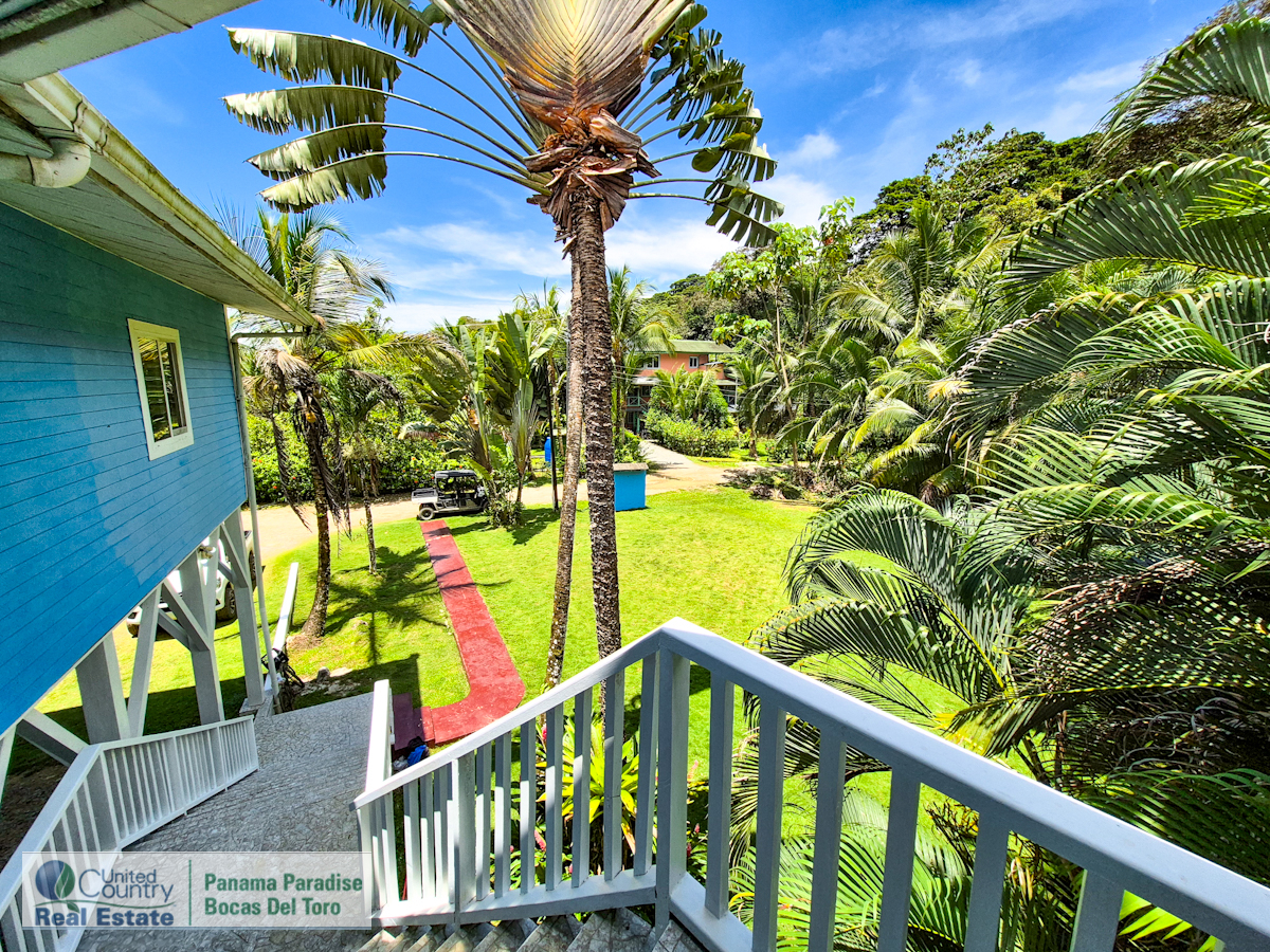 Paunch Beach Waterfront Estate, Dual Homes + Rentals — Isla Colón - 37
