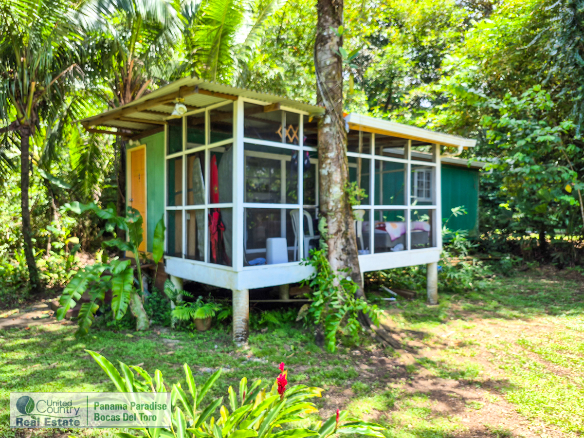 Paunch Beach Waterfront Estate, Dual Homes + Rentals — Isla Colón - 49