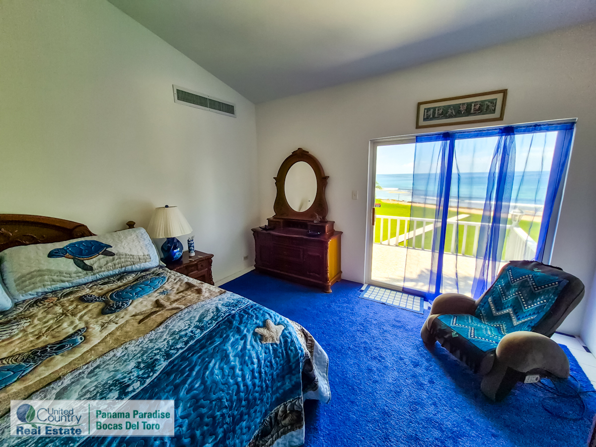 Paunch Beach Waterfront Estate, Dual Homes + Rentals — Isla Colón - 28