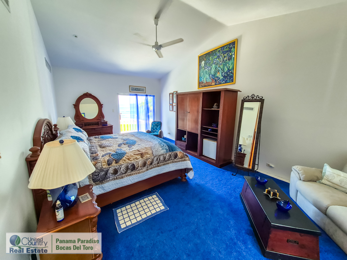 Paunch Beach Waterfront Estate, Dual Homes + Rentals — Isla Colón - 26