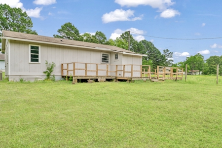 Starter Home on Half An Acre For Sale in Powderly TX, NE TX - image 3