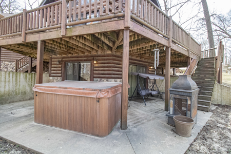 Log home acreage for sale in Jones County Iowa - image 36