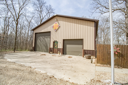 Log home acreage for sale in Jones County Iowa - image 48