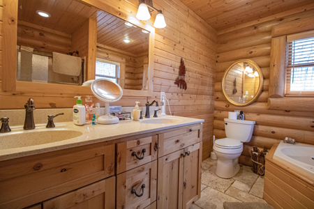 Log home acreage for sale in Jones County Iowa - image 15