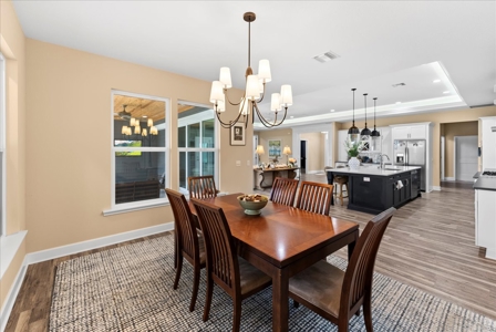 Luxurious Home on Large Corner Lot - image 10