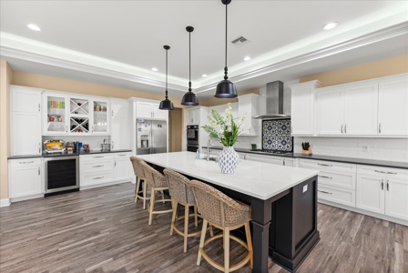 Luxurious Home on Large Corner Lot - image 4