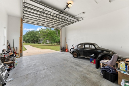 Luxurious Home on Large Corner Lot - image 30