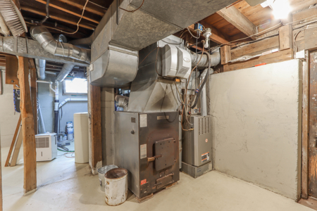 Updated Farm Home with land for sale Waupaca County - image 10