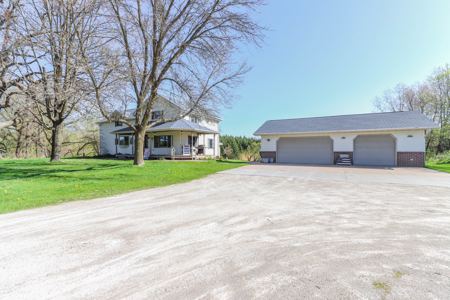 Updated Farm Home with land for sale Waupaca County - image 40
