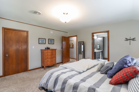 Updated Farm Home with land for sale Waupaca County - image 18