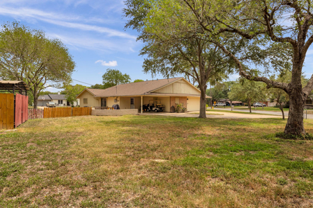 Home sitting on half acre lot in Calallen, Corpus Christi, TX - image 6