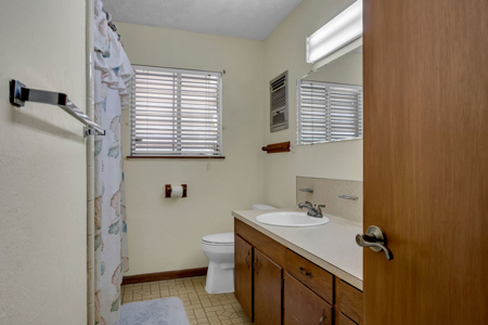 Home sitting on half acre lot in Calallen, Corpus Christi, TX - image 21