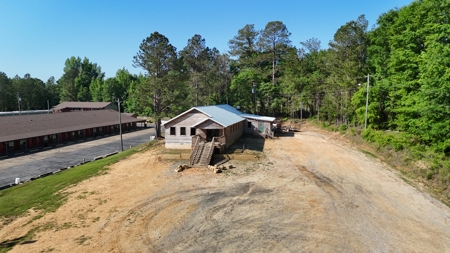 Commercial Property with Building for Sale in Camden, Alabama - image 3